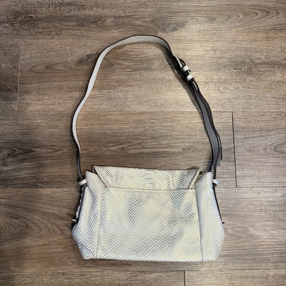 Aimee Kestenberg Pebble Leather Crossbody All For Love Cream Gold Purse - Picture 8 of 12